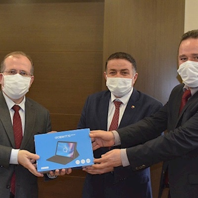 TOBB, ihtiyaç sahibi öğrenciler için Ilgın’na tablet bilgisayar gönder