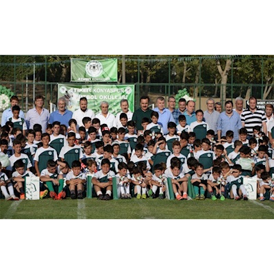 Atiker Konyaspor Kulübü 1.Futbol Okulları Şöleni yapıldı